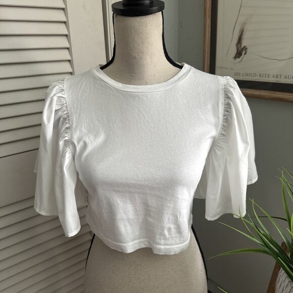 En Saison Top Womens Medium White Cropped Top Puff Sleeve Dainty Soft Feminine - Picture 1 of 6